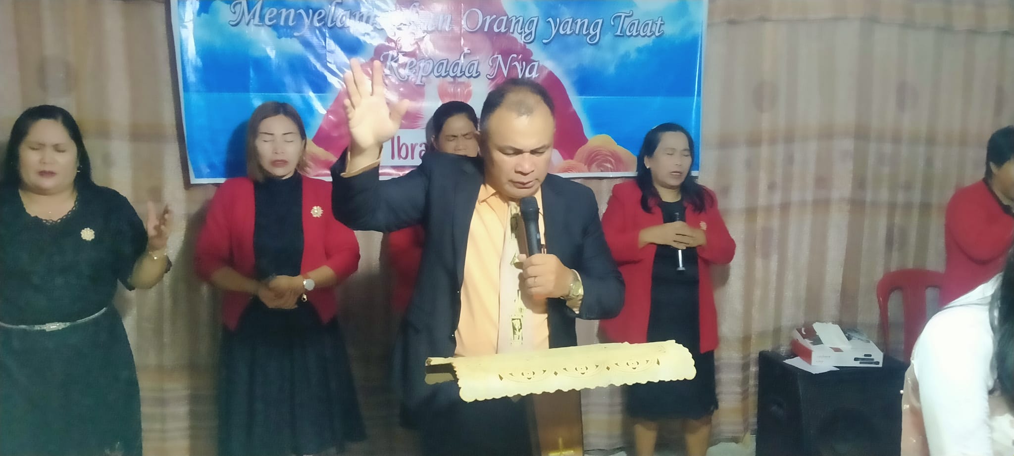 pelayanan ibadah KKR dari MD GKMI Sulut lewat Biro Penginjilan dan kerjasama dengan Biro Penggembala