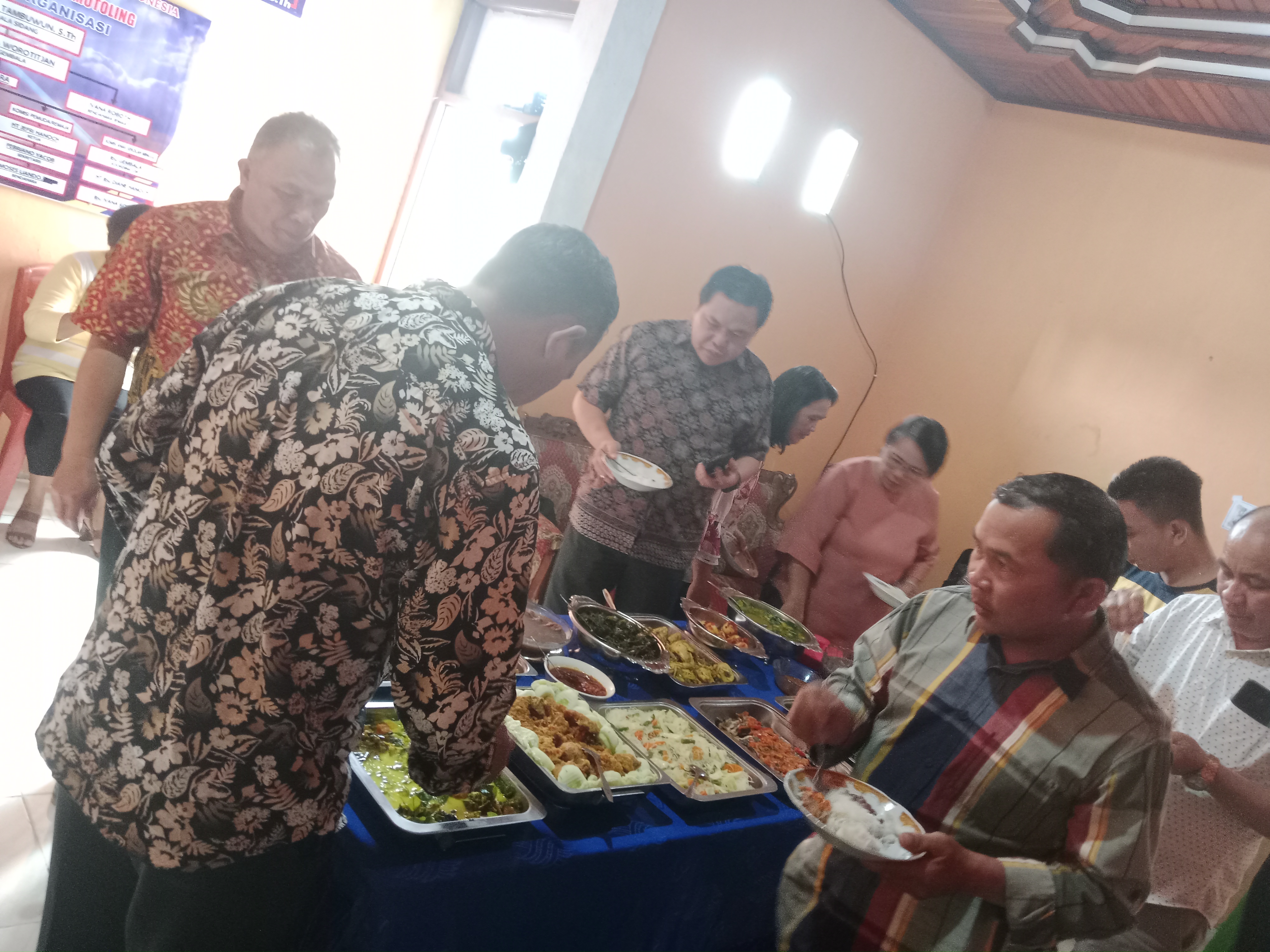 Suasana Makan Bersama